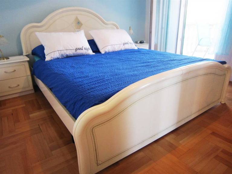 Apartment with terrace — photo 4