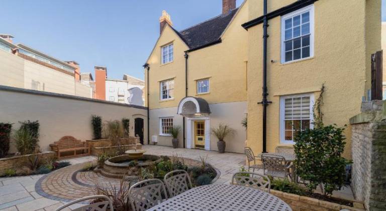 Vacation home with yard & patio | Close to Oxford Castle | Dogs allowed in Oxford
