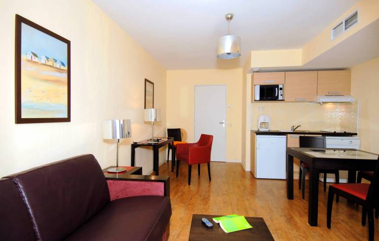 Superior 1 Bedroom Apartment for 4
