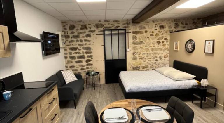 Rental apartment with 1 room for 2 persons in Digoin