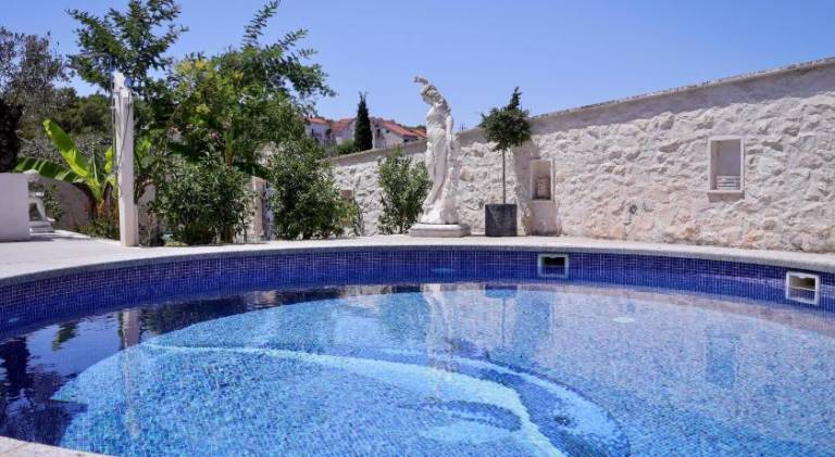Luxury Villa Karla next to Beach on Island Brac in Supetar