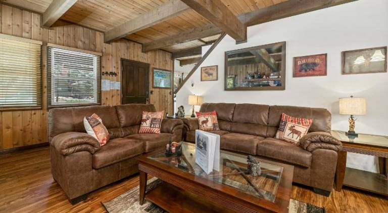 Little Bear Cottage - Cozy, quaint cabin with a great fireplace and so many fun board games! in Big Bear Lake, CA