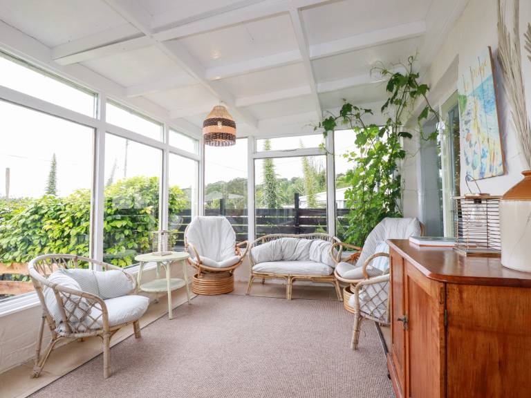 Cottage with yard | Beach view — photo 3