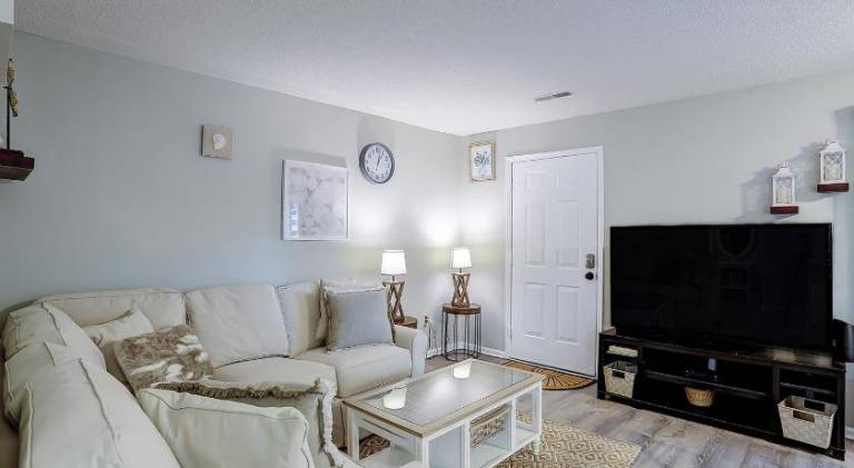 Rental apartment | Beach nearby | Pets are welcome in Garden City, SC