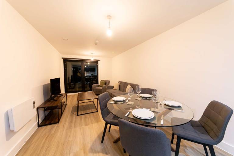 Smart 2 Bedroom Apartment in Liverpool