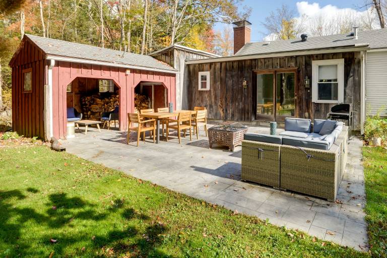 Historic Home w/ Modern Updates on < 4 Acres — photo 2
