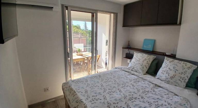 Holiday apartment with pool — photo 2