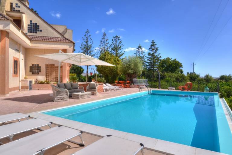 House with garden, private pool & terrace — photo 2