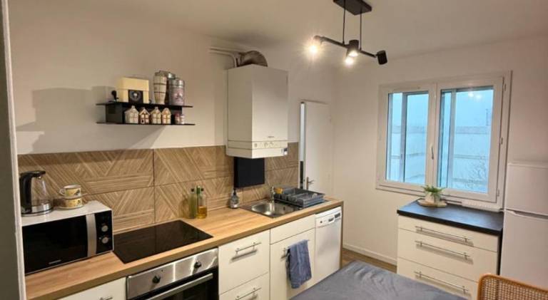 Appartement spacieuxP gratuitplage a 13 min proche tram in Brest