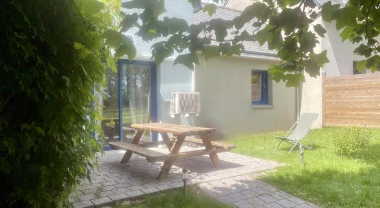 Vacation home with garden, barbecue & patio — photo 5