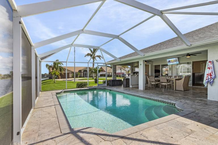 Luxury Villa on Freshwater Lake with Kayaks and Heated Pool - Villa Mohave Lake - Roelens Vacations — photo 5