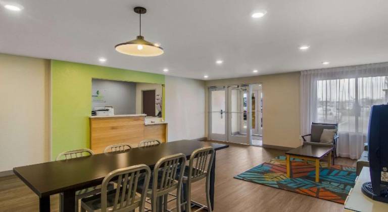 WoodSpring Suites Jacksonville Orange Park — photo 4