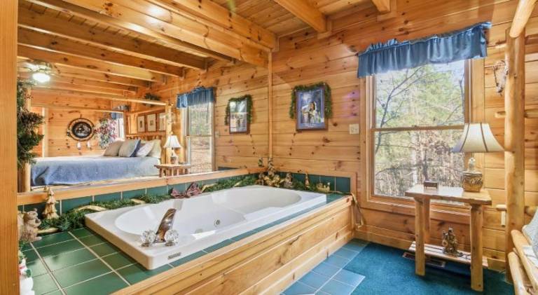 House with hot tub — photo 2