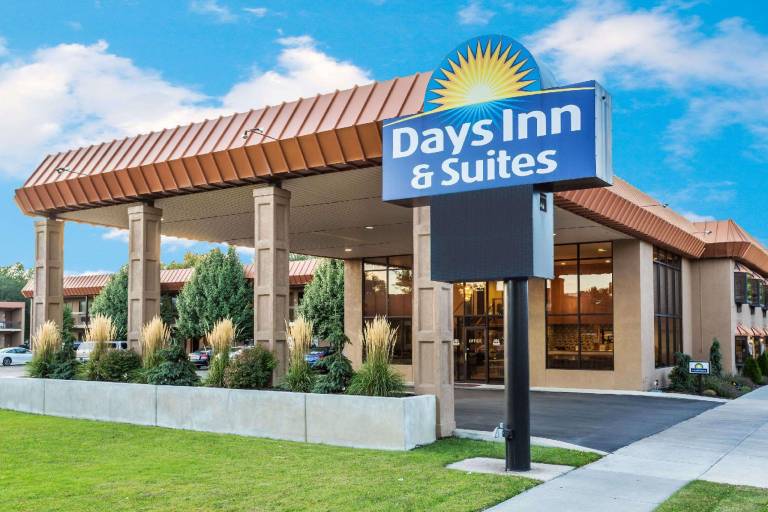 Days Inn & Suites by Wyndham Logan in Logan, UT
