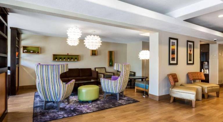 La Quinta Inn & Suites by Wyndham San Diego Mission Bay — photo 2