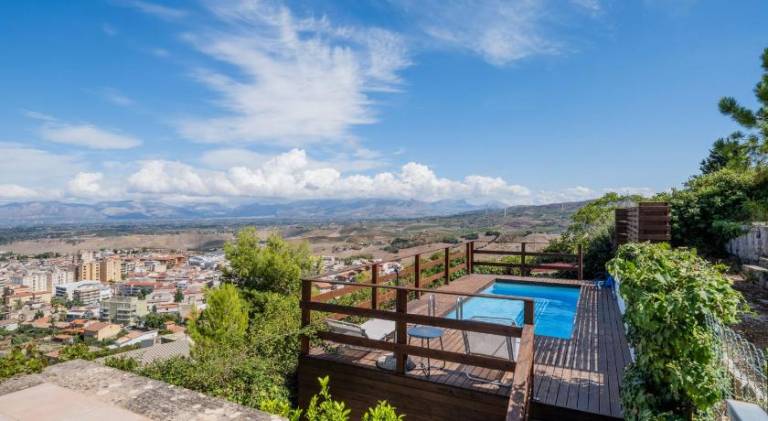 Villa with pool | Pet-friendly — photo 4