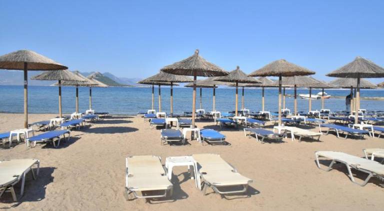 Beautiful apartment with yard | Beach nearby | Pets allowed in Aegina
