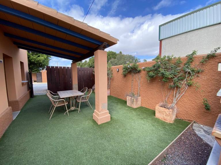 House with pool, terrace & yard | Beach view | Beach nearby | Dogs allowed — photo 3