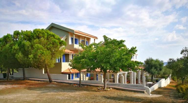 House with grill, patio & garden in Aristotelis