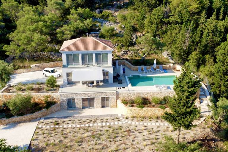 Villa Agios Nikitas