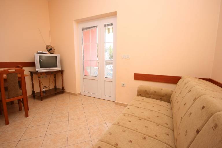 One bedroom apartment near beach Kustići, Pag (A-4081-a) — photo 2