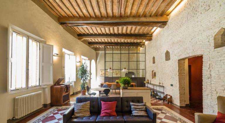 Casatorre dei Leoni Dimora Storica in Siena