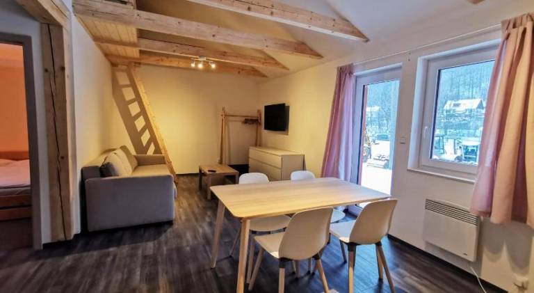 Holiday apartment with patio & garden in Olomouc