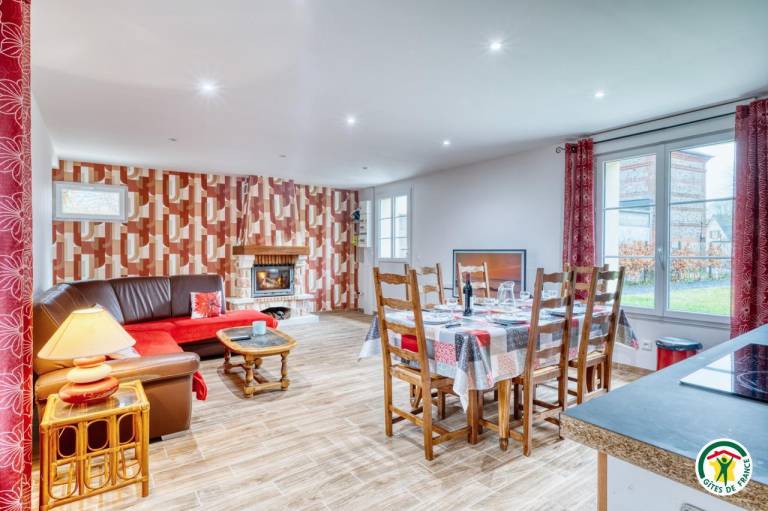 Gite with BBQ, garden & terrace in Dieppe
