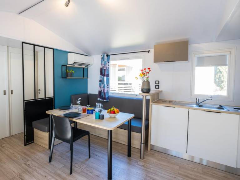 Family-friendly mobile home with pool & terrace | Next to the beach | Dogs allowed — photo 5