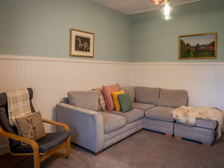 Cottage with yard — photo 5