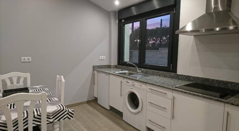 Charming serviced apartment with patio, pool & yard | Dogs allowed — photo 2