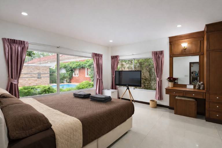Big villa with yard, pool & grill | Near Big Buddha | Good for workation | Pets are welcome — photo 2