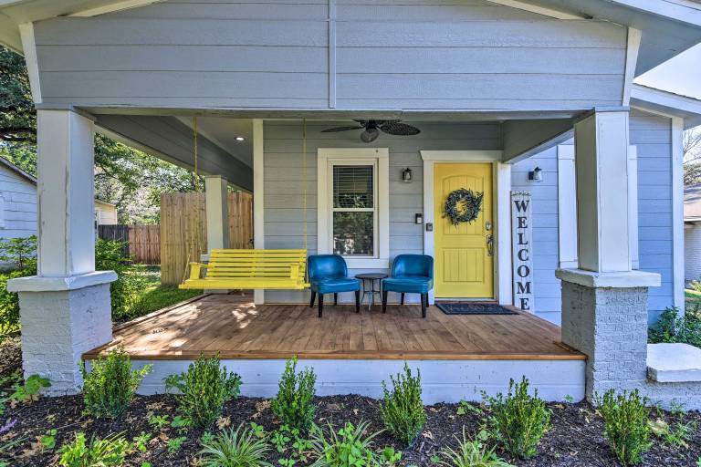 1 Mi to UTA: Arlington Elm Cottage w/ Fenced Yard — photo 4