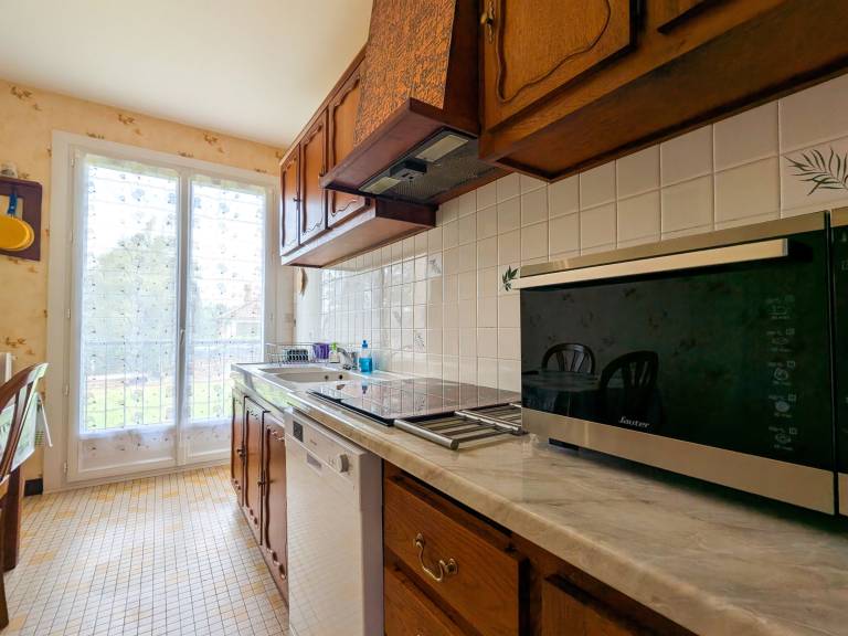 Charming Cottage in Berry: Near Brenne Park, Countryside Views, Fishing, and Historic Attractions — photo 2