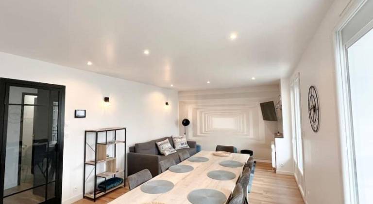 Vacation home with 6 rooms for 12 persons in Tregueux