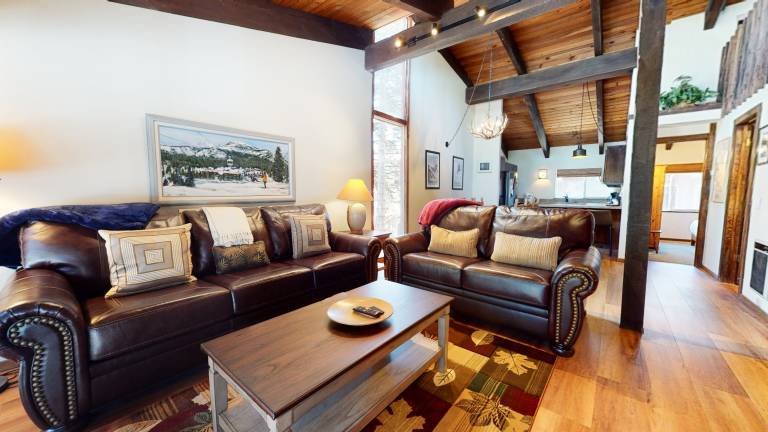 Fully equipped condo with jacuzzi, patio & sauna | Next to the ski | Dogs allowed in Mammoth Lakes, CA