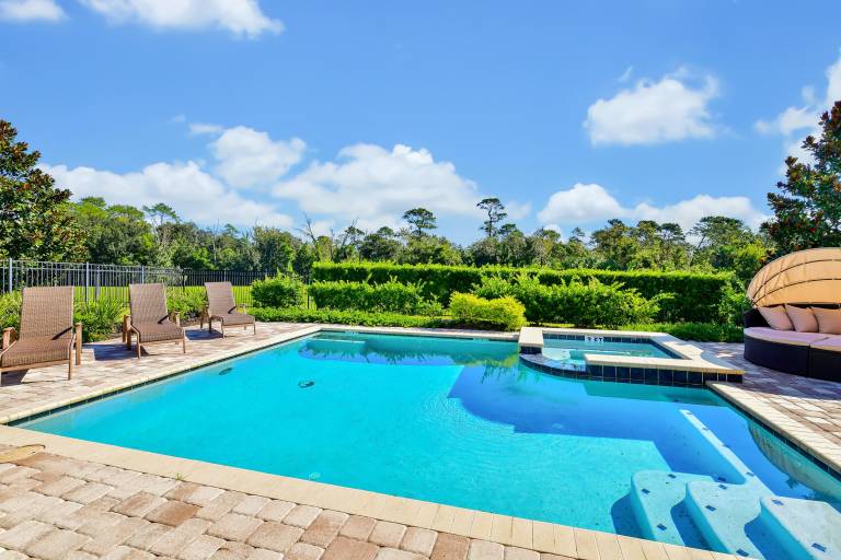 House with private pool — photo 3