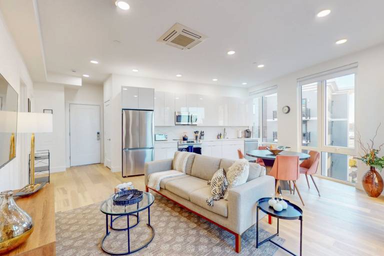 Rental apartment with 2 rooms for 4 persons in Somerville, MA