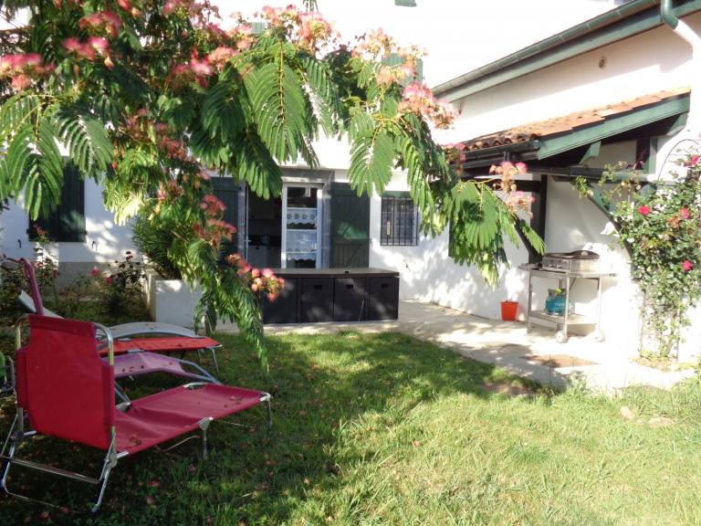Gite with terrace & yard — photo 2