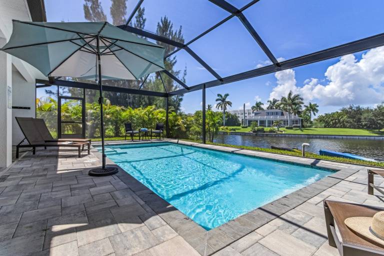 Vacation home with private pool & BBQ in Cape Coral, FL
