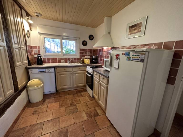 Gite with barbeque, garden & terrace — photo 3