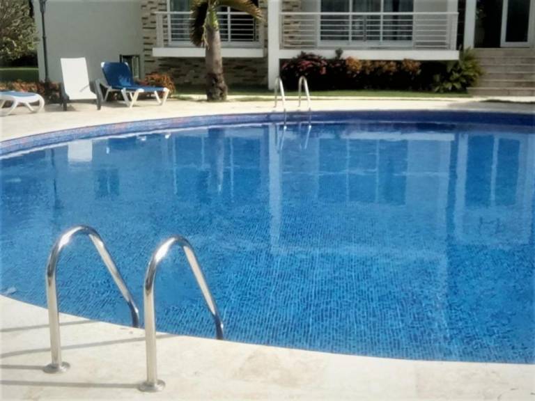 Apartment with patio, yard & pool — photo 5