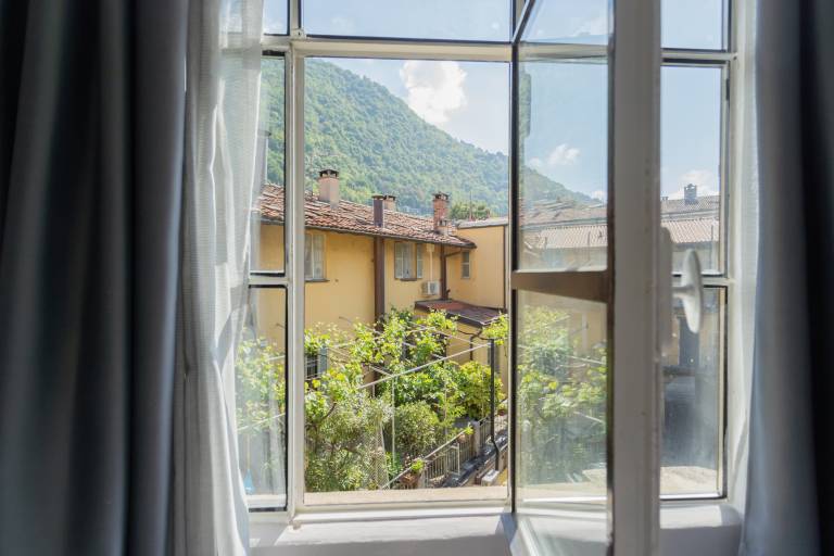 Rental apartment | Near Como Cathedral | City view | Pets are welcome — photo 5