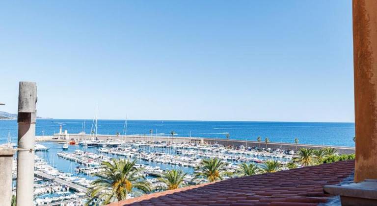 Apartment | Beach nearby | Dogs allowed in Menton
