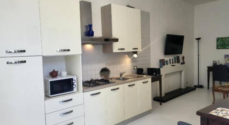 Apartment with jacuzzi — photo 2