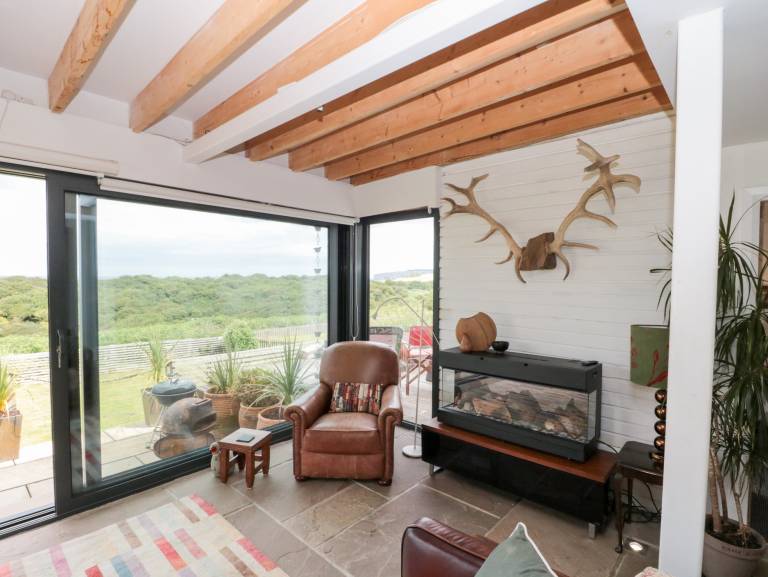 Cottage with yard | Beach view | Beach nearby | Pet-friendly — photo 3