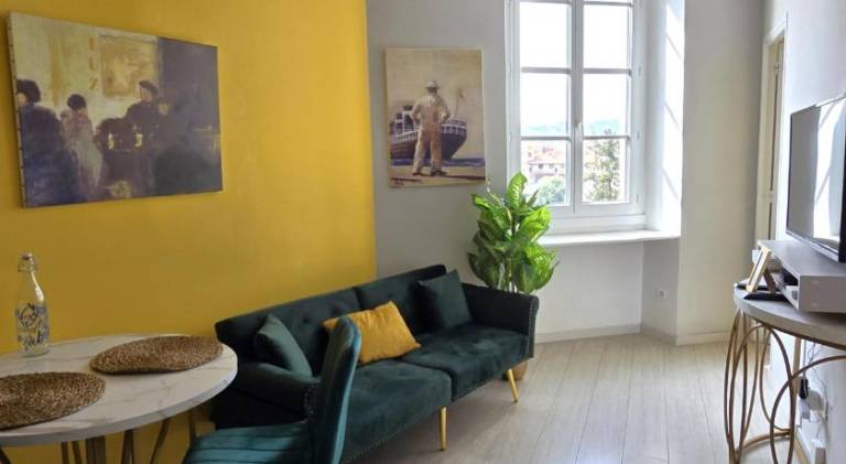 Beautiful rental apartment | Close to Castle Hill | Beach nearby | Suitable for remote work | Pets are welcome in Thiers
