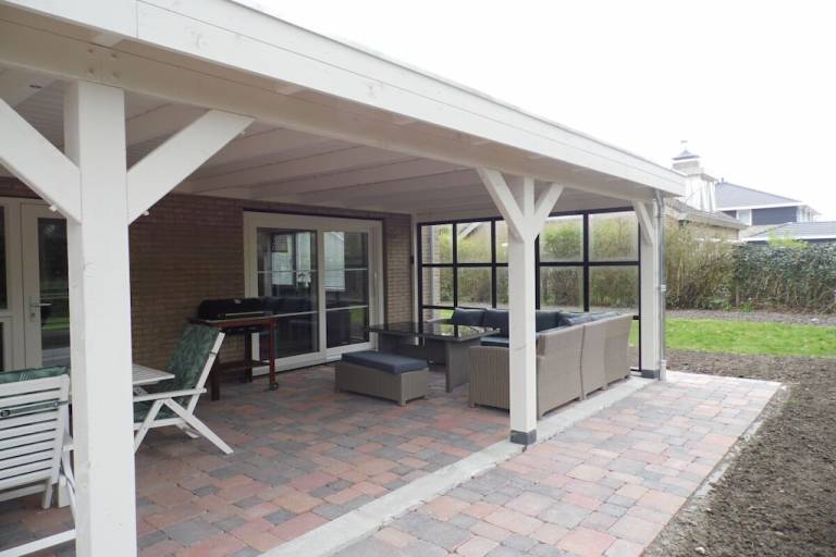 House with patio | Pets are welcome — photo 4