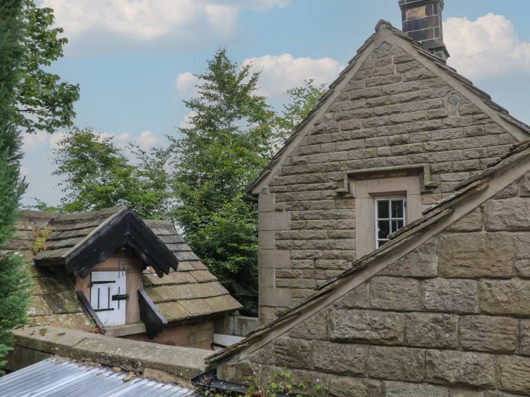 Cottage with garden — photo 3
