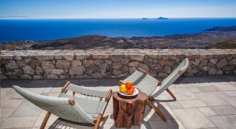 Charming villa with hot tub & pool | Pet-friendly — photo 3